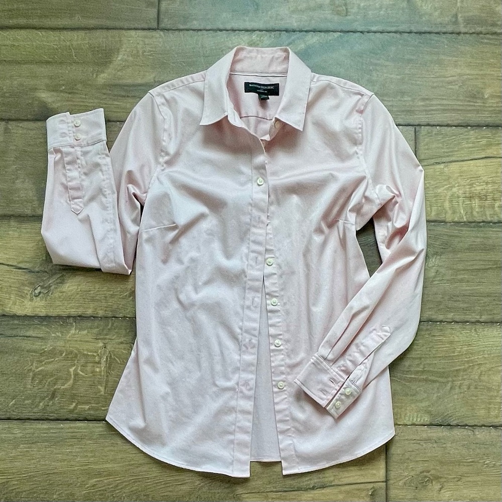 Banana Republic•Light Pink Button-Up Shirt